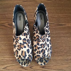 Mossimo leopard Heels sz 8